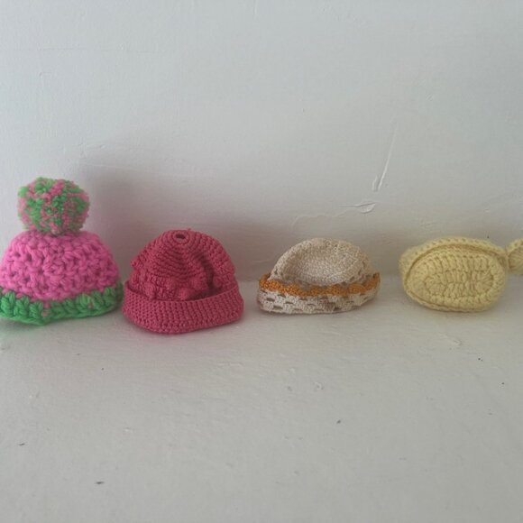 Lot of 4 Four Vintage Knit Doll Hats Cloche Pompom Duckling Crochet Beanie - Picture 2 of 9